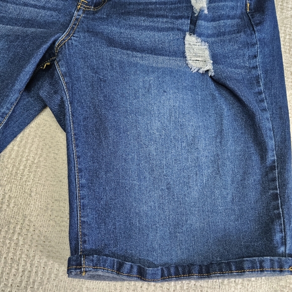 Diverso Jean Shorts Size 16W Plus Size Medium Wash Denim - Picture 12 of 16